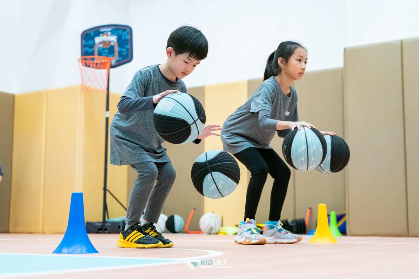 One-Hour English/Cantonese Basketball Experience Class - Photo 1 of 4